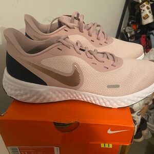 NEW, Never Worn: Women's Nike Revolution 5 Tennis Shoes - Size 11